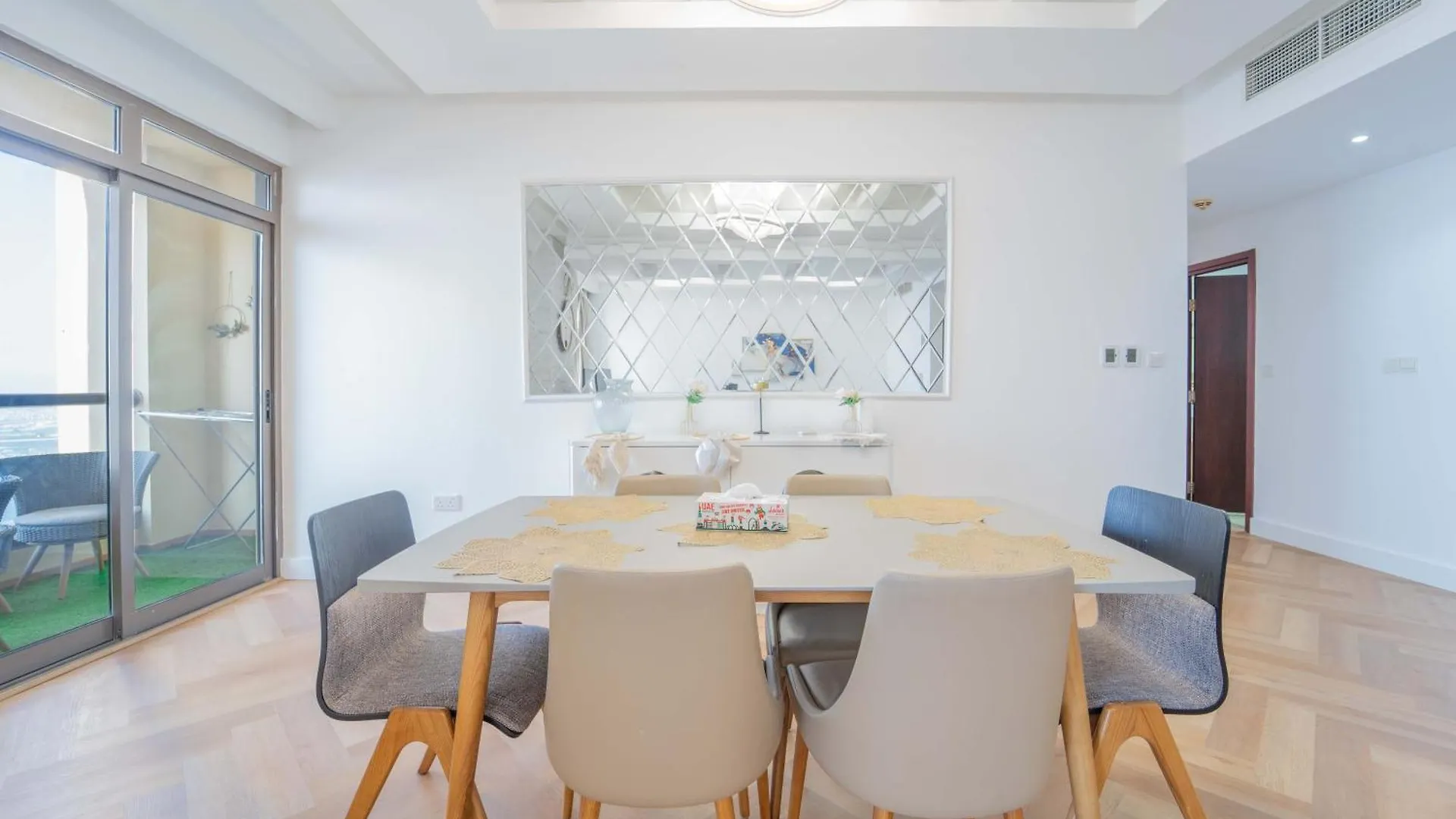 Jbr Amwaj 4 , Upgraded Sea And Ain Dubai Views, 2M Walk To Beach By Gardenia Suitse United Arab Emirates