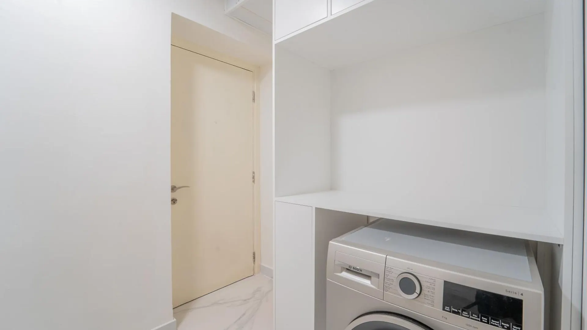 Jbr Amwaj 4 , Upgraded Sea And Ain Dubai Views, 2M Walk To Beach By Gardenia Suitse 0*,  Emirati Arabi Uniti